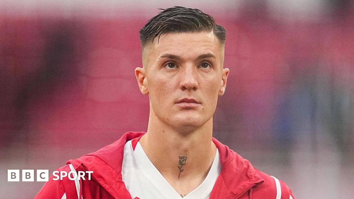 Benjamin Sesko: Manchester United make £74m offer for RB Leipzig striker