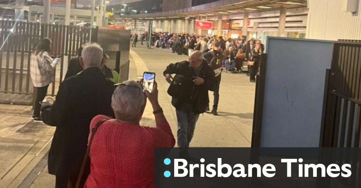 Brisbane Airport terminal evacuated, causing significant delays for hundreds