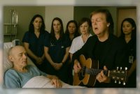 Claim Paul McCartney visited Phil Collins in hospital hits a bum note