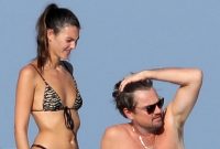 Leonardo DiCaprio, Girlfriend Vittoria Ceretti Kiss on Yacht in Spain