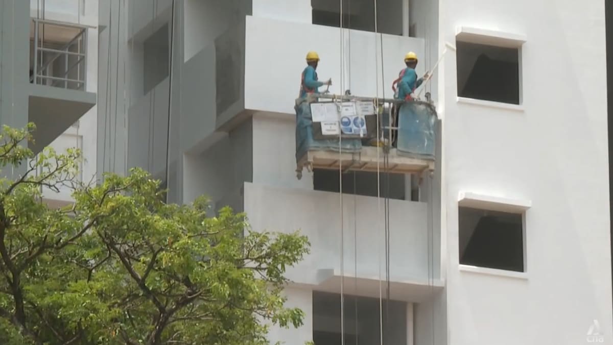 More safeguards needed to protect gondola workers amid increasingly extreme weather, say experts